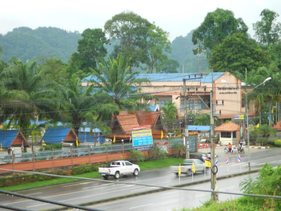 Baan Chorn Thong Guest house