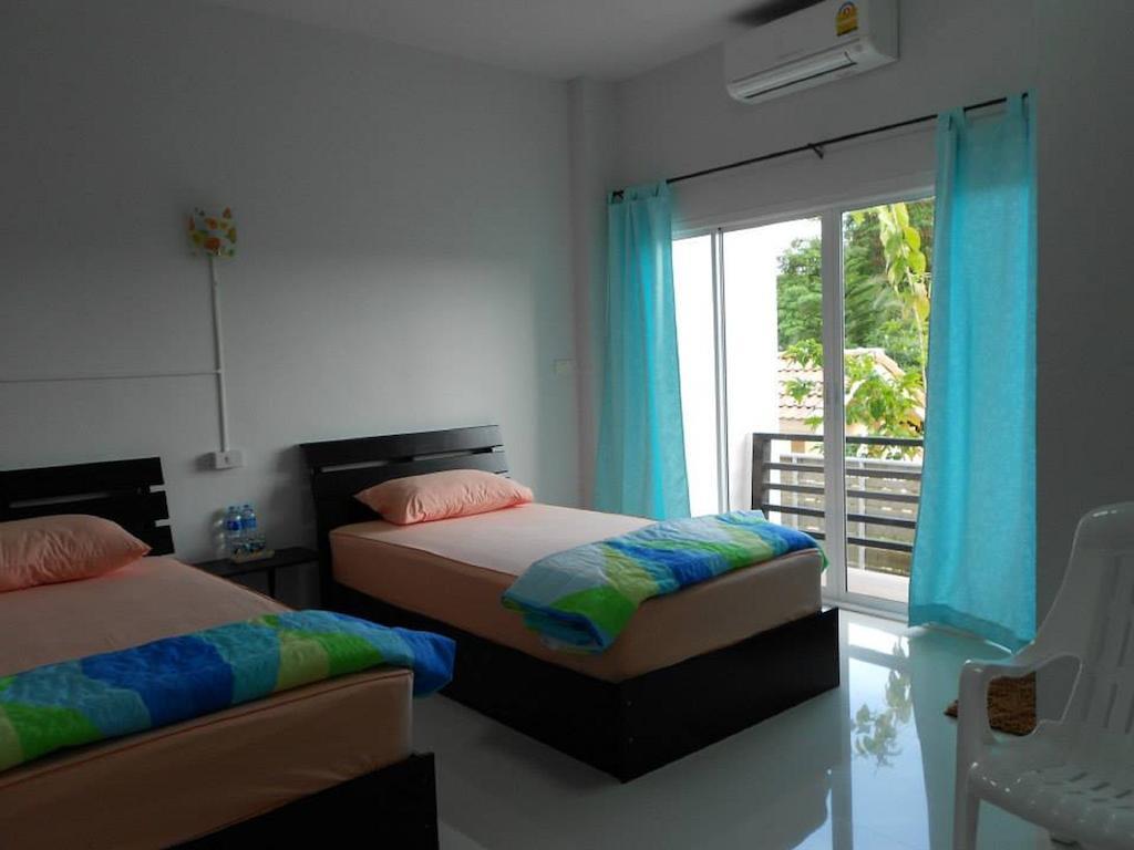Guest house Baan Chorn Thong 2*