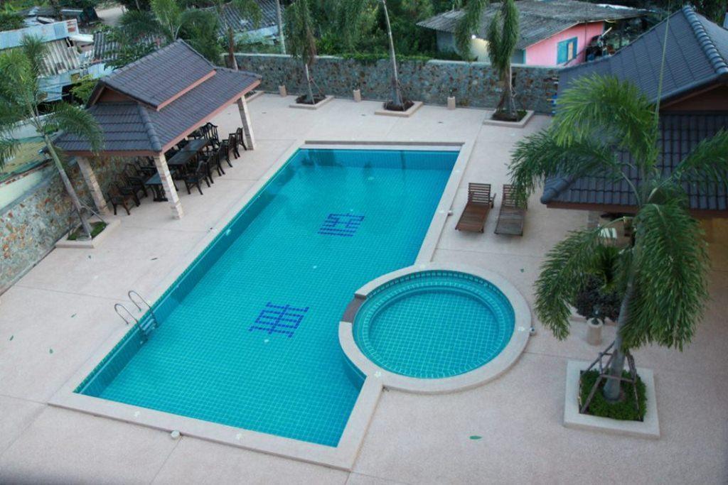 Baan Tong Tong Hotel 2*