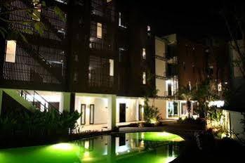 Hotel The Kris Condotel