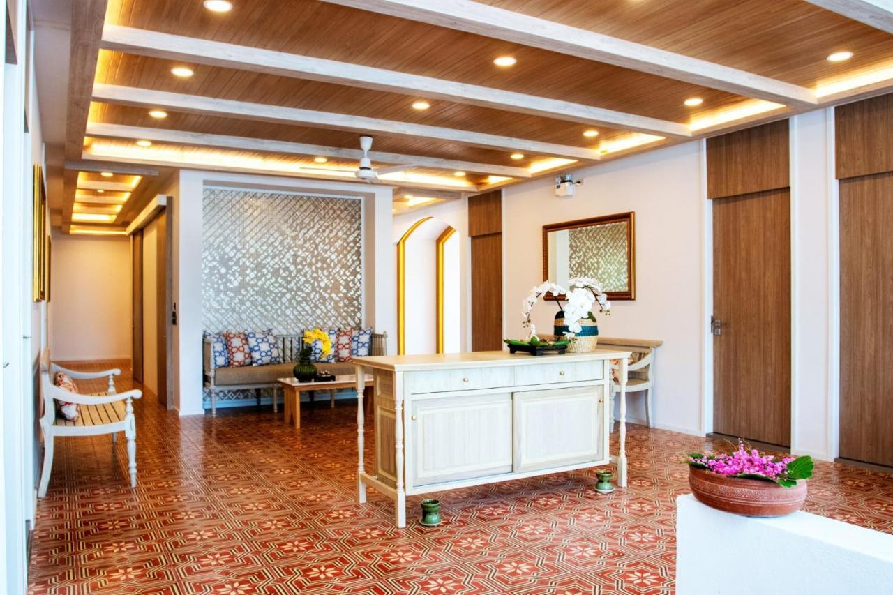 Absolute Sanctuary (adults Only) 4*