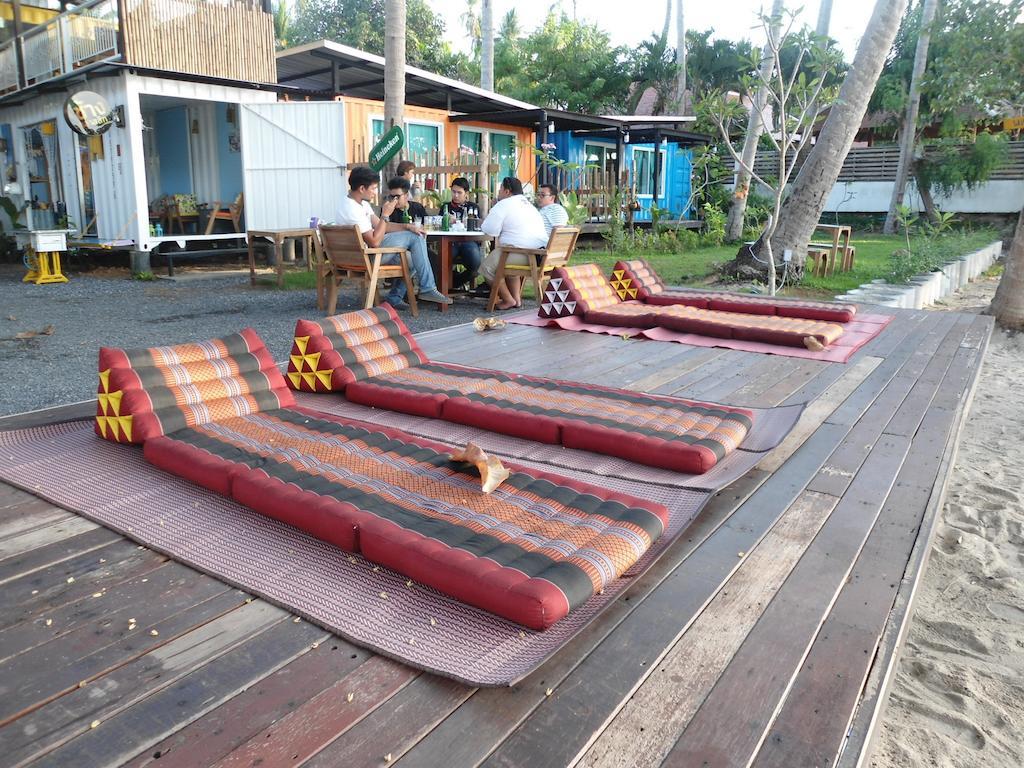 Hostel Think & Retro Cafe Samui *