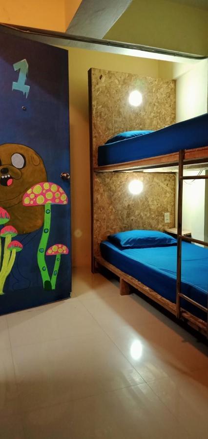 Seven 77 Club Hostel *