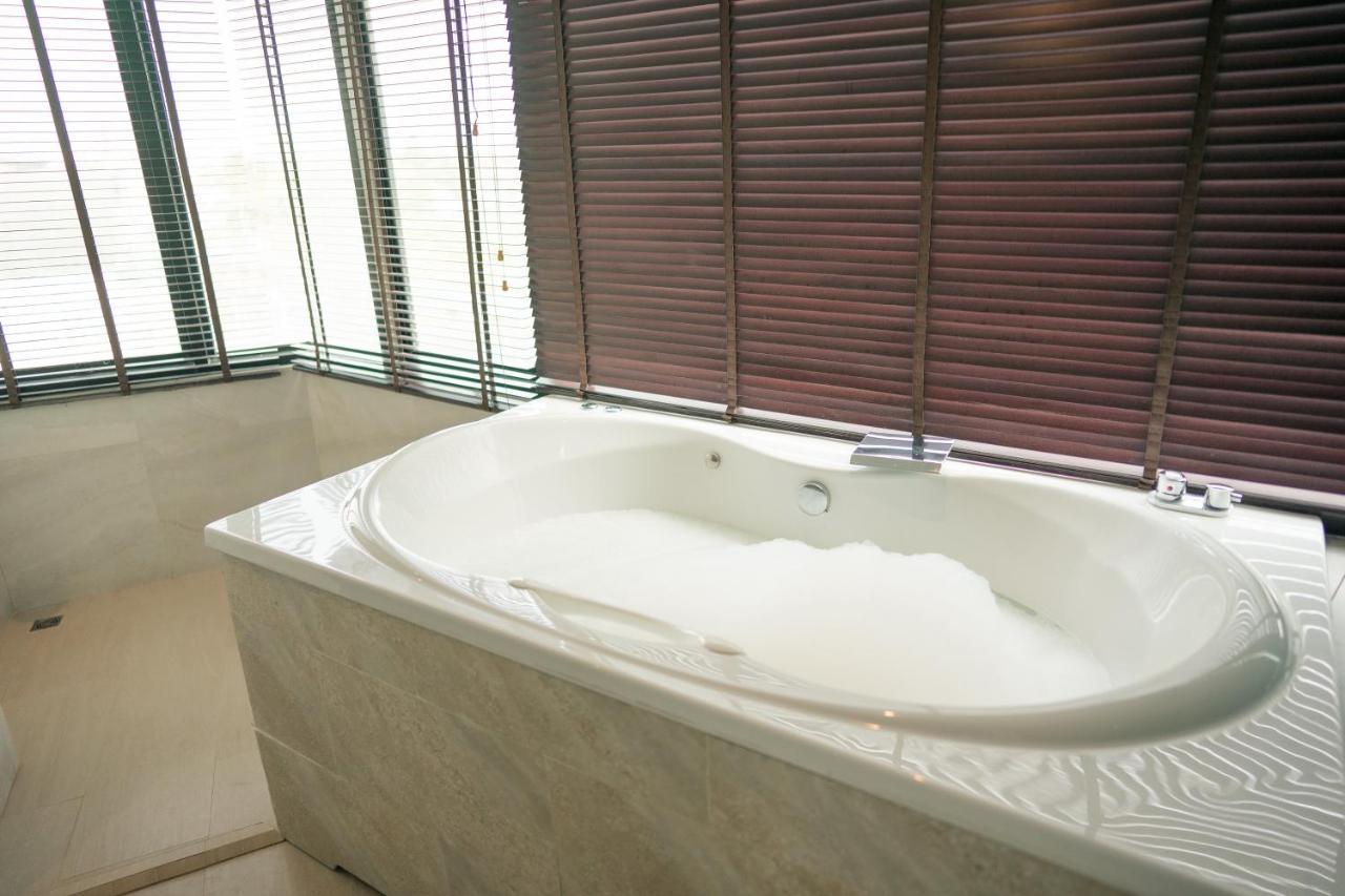 Whale - Sha Hotel 4*