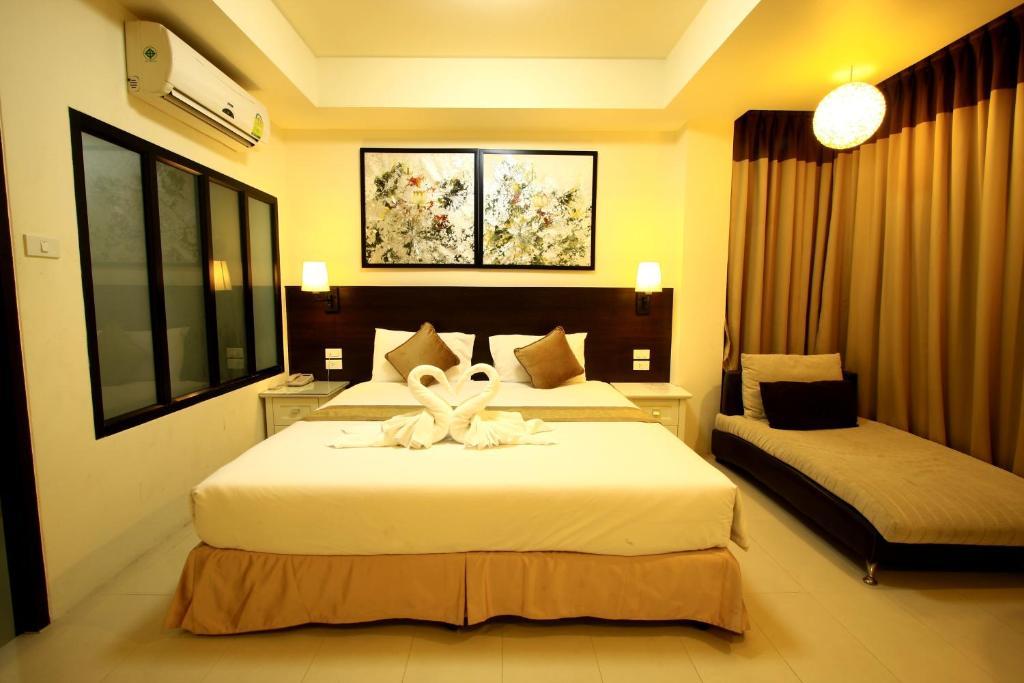 Hotel @ White Patong