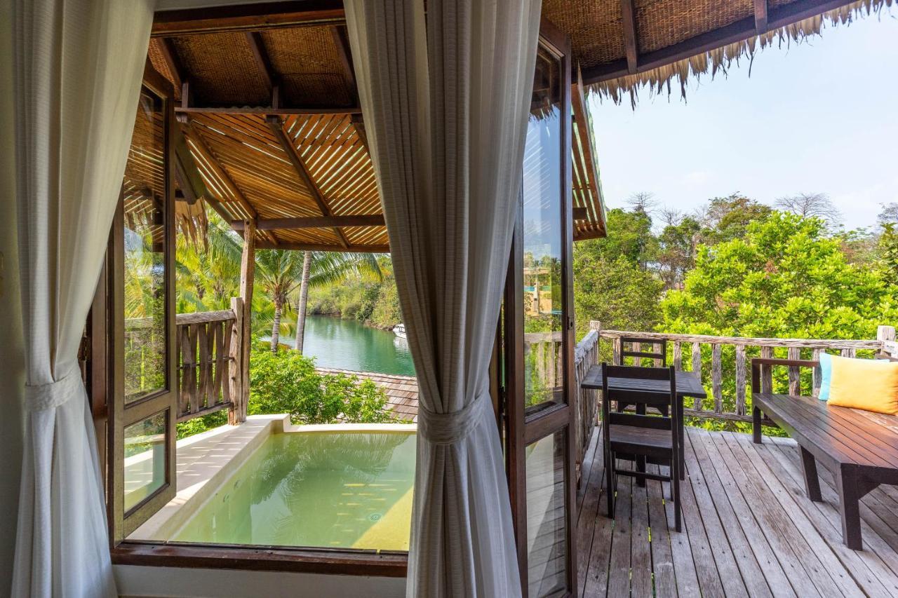 Resort Aana &
