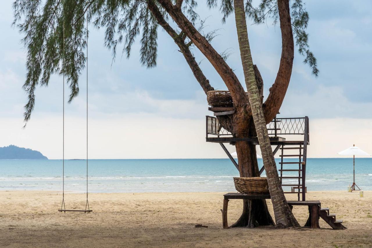 Aana & Resort