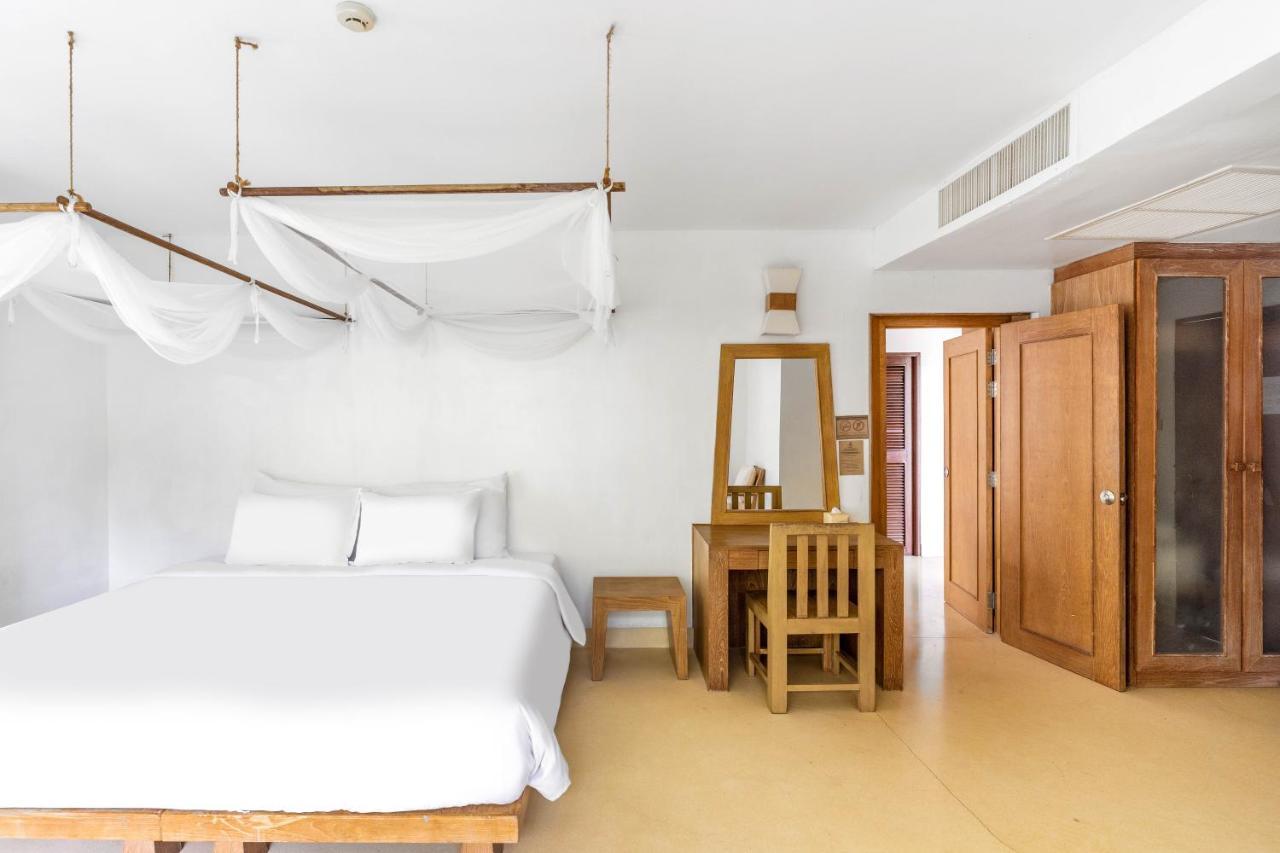 Aana & Resort