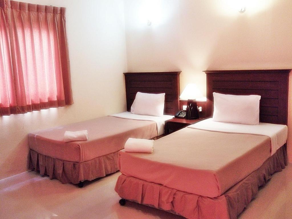 Hotel Drop In And