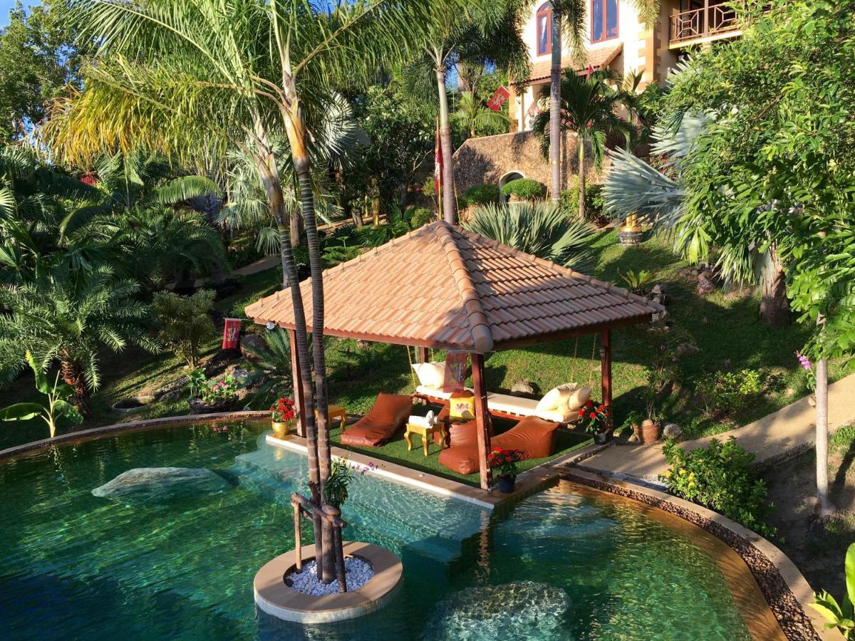 Villa Ever Dreamed Of Staying In A 4 Bedroom Castle Sdv044a-by Samui Dream *