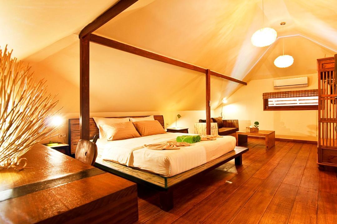 Baan Thamarchat 3 13 Bedrooms & Shala Holiday home *