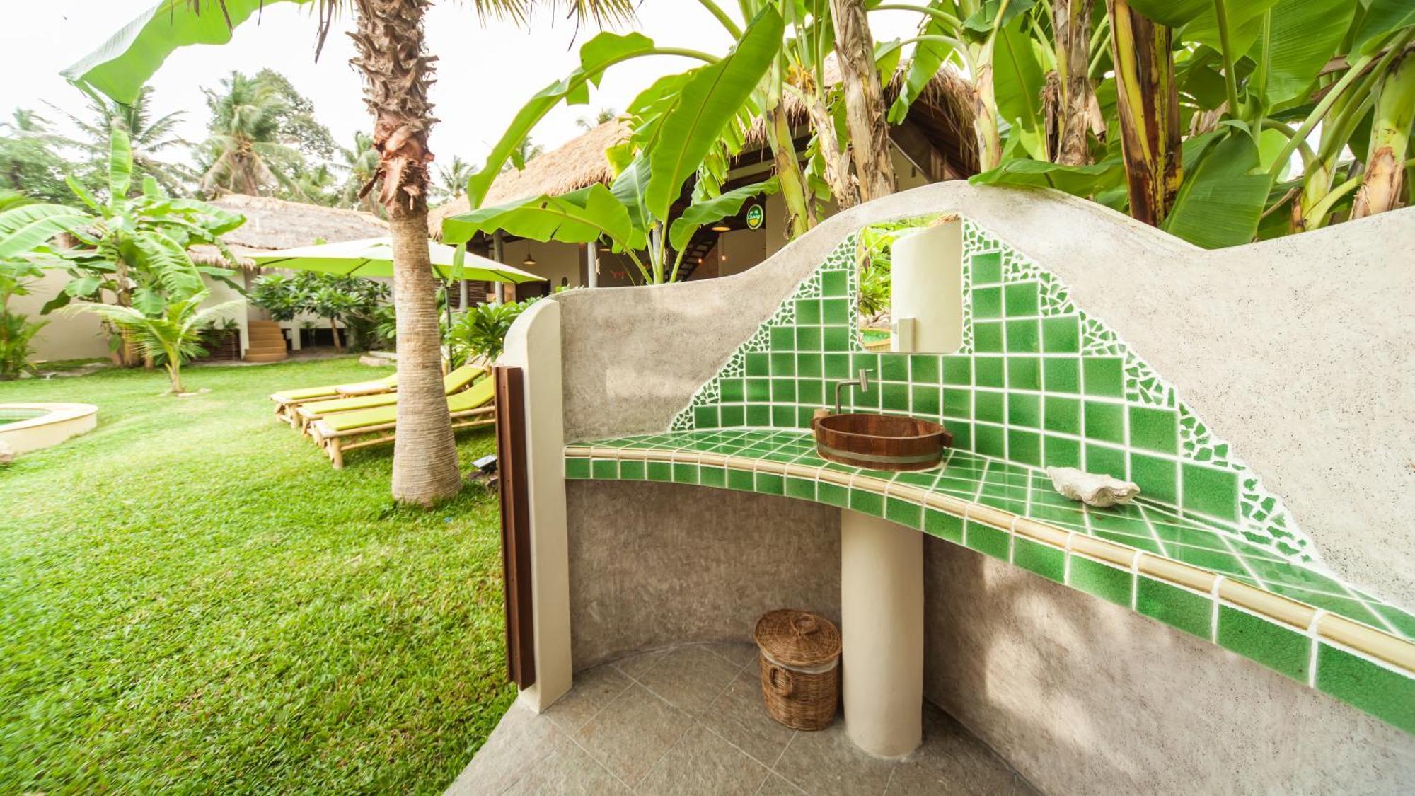 Baan Thamarchat 3 13 Bedrooms & Shala Hinkong