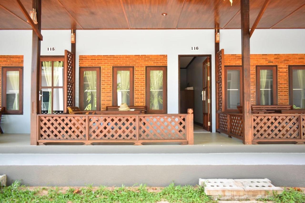 Sairee Hut