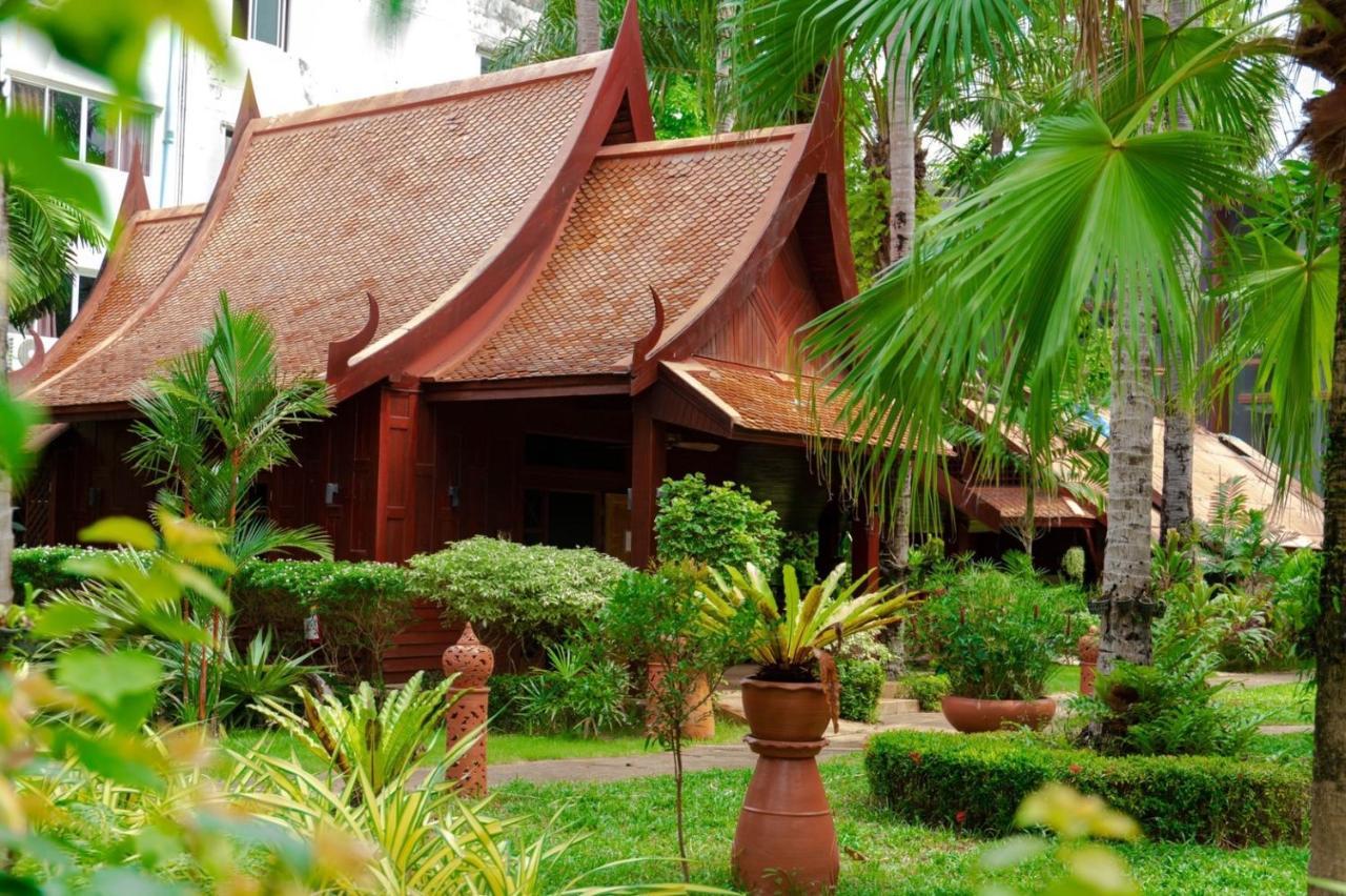 Hotel Royal Phawadee Village - 2 Minutes Walk To The