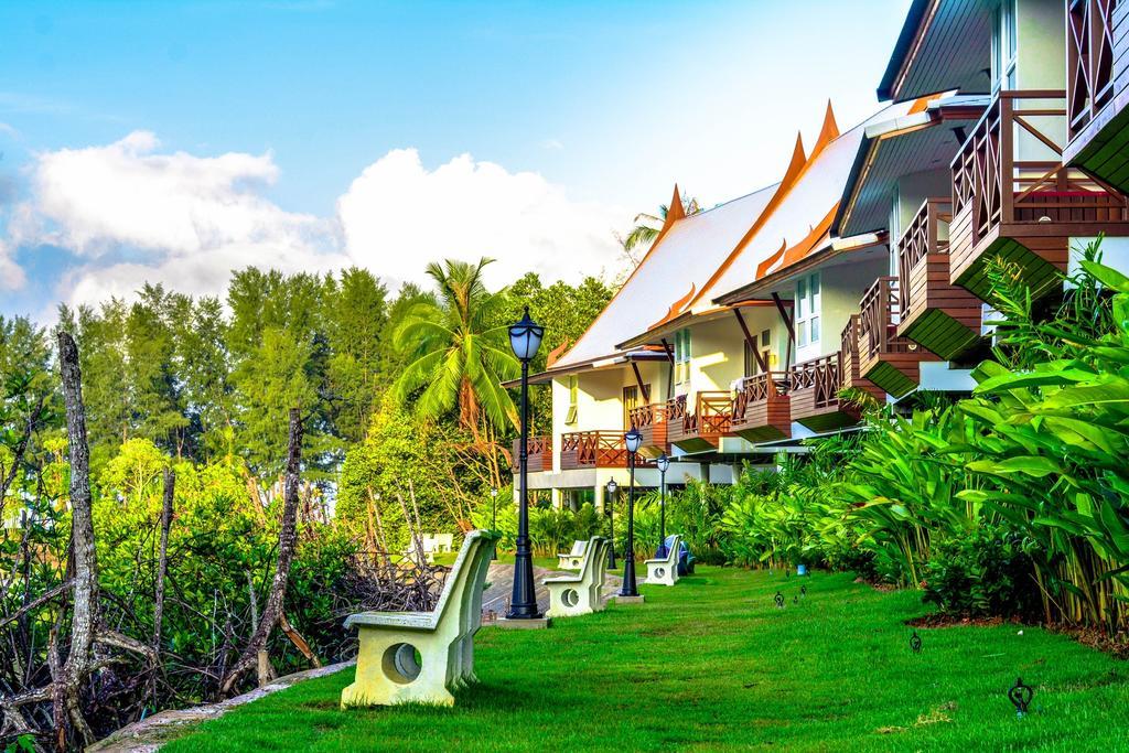 Bhu Tarn & Resort