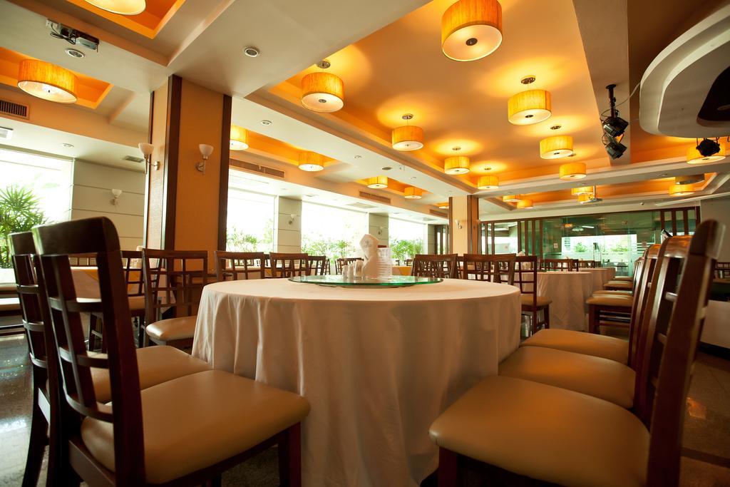 Sing Golden Place Hotel