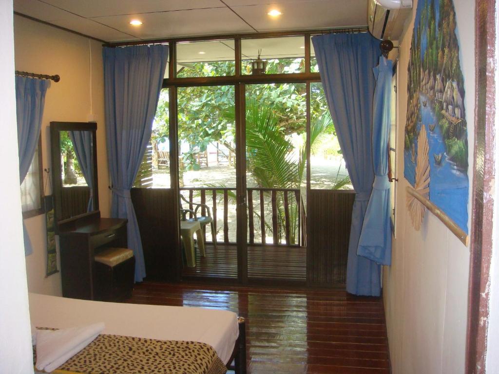 Moonhut Hotel 2*