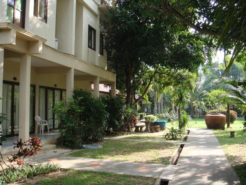 Jinta Hotel 2*