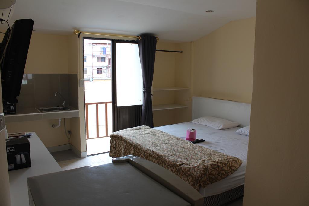 Pandia House Guest house *
