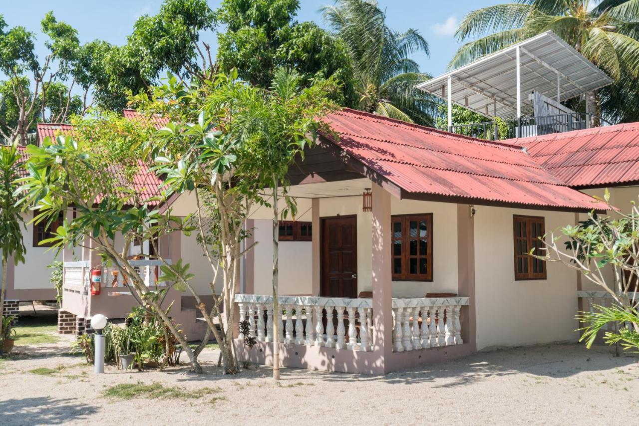 Phangan Guest house 2*