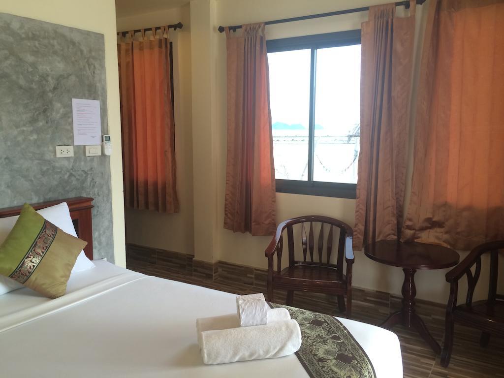 Seaview Rainbow Resort Srithanu