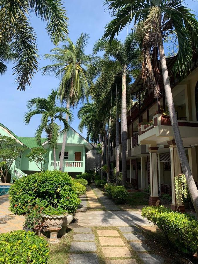 Rattana & Guest house
