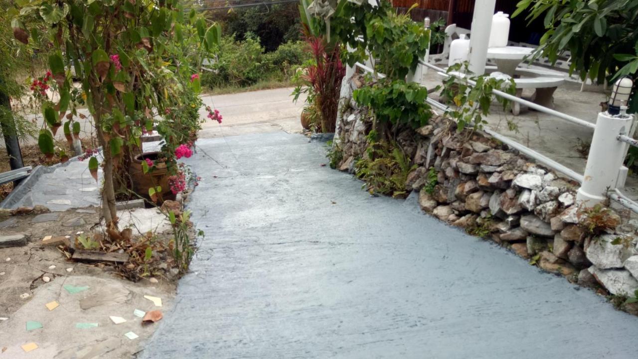 Resort Comon Bungalow Haadchaophao