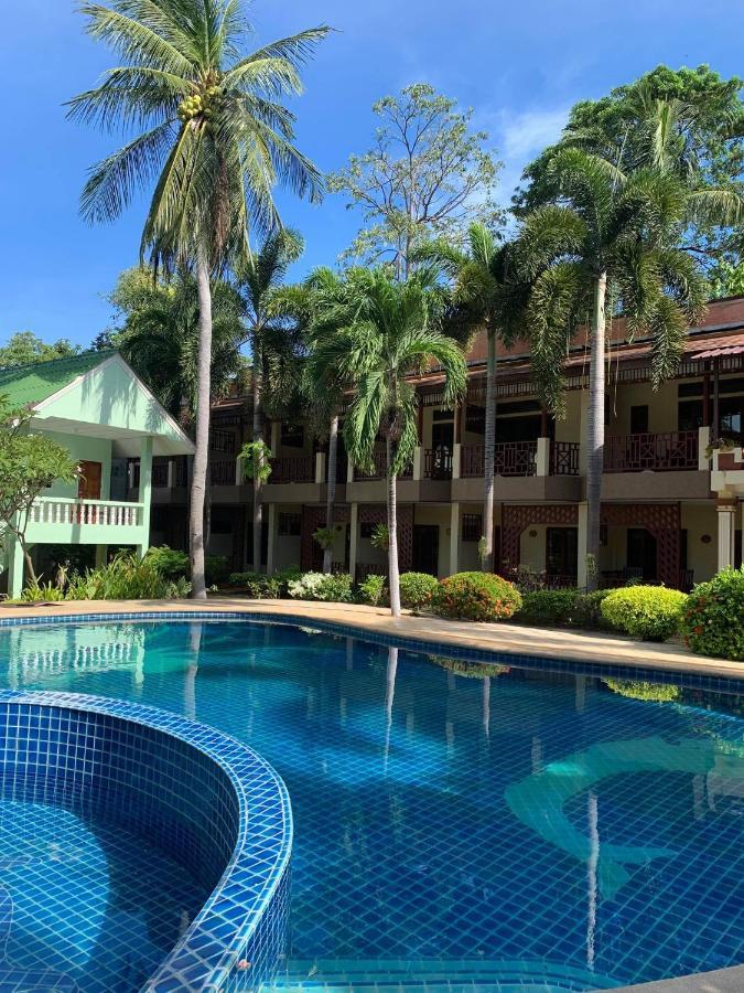 Rattana & Guest house 2*