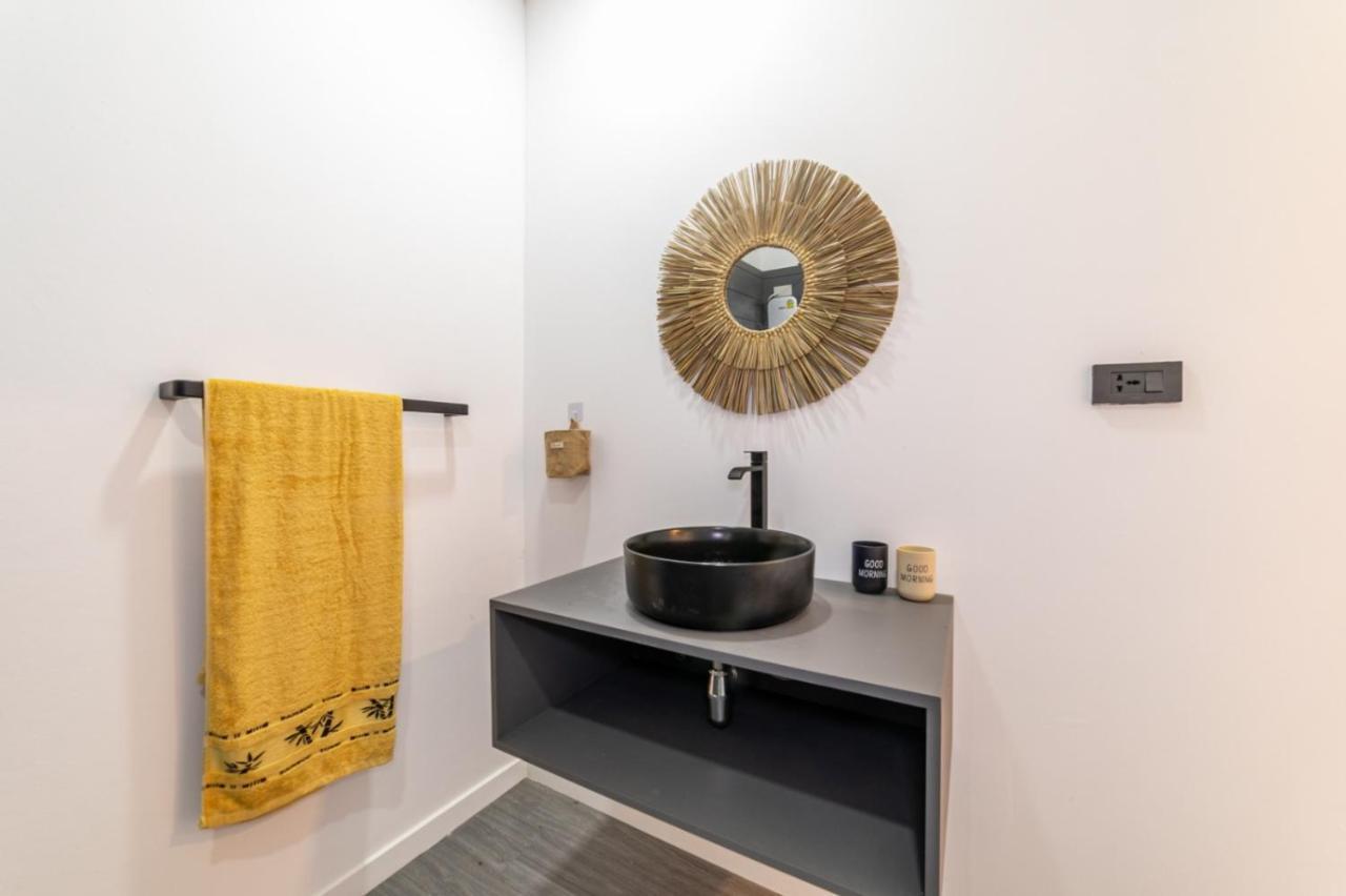 Suan - Exotic And Contemporary With Private Pool Guest house