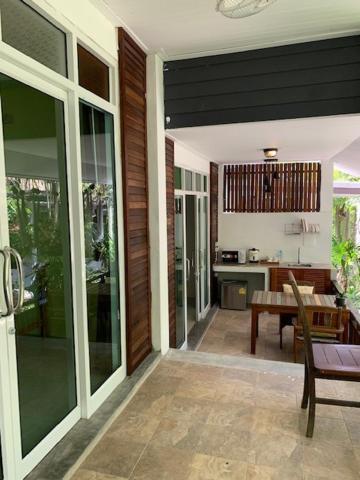 Benjamin's Hut Resort 2*