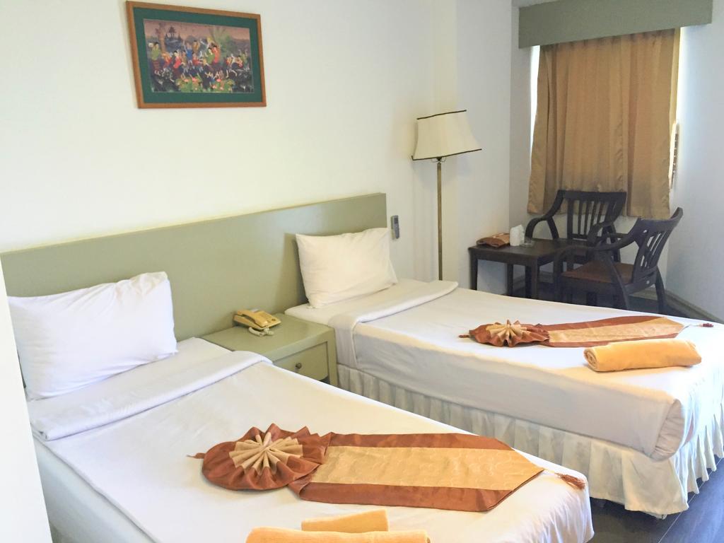 Tanawit & 3* Hua Hin