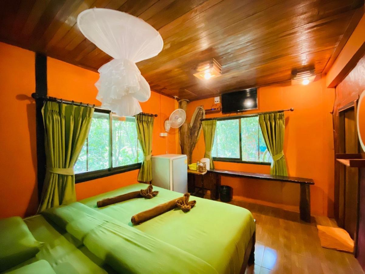 Khao Sok Tree House