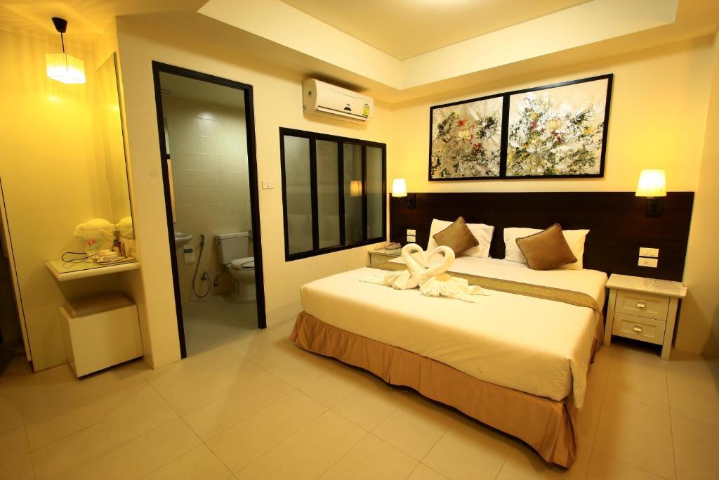 @ White Hotel