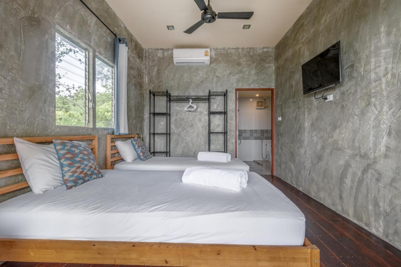 Resort New Heaven Dive School And *