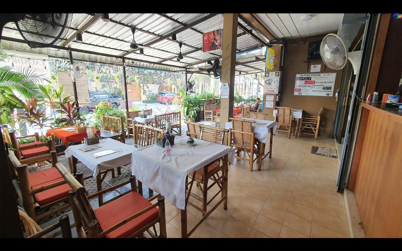 P & T Hostel *