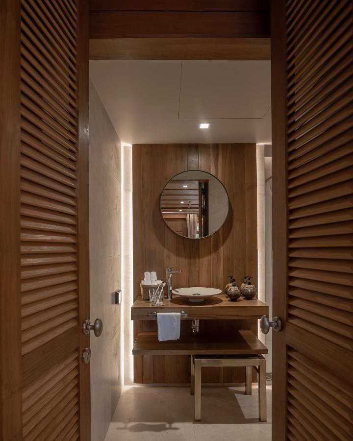 Resort The -