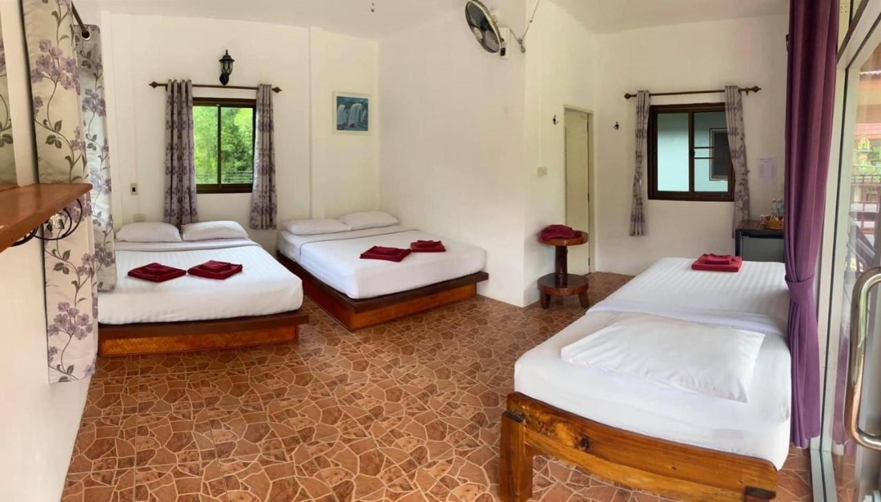 Khao Sok Jungle Huts 3*