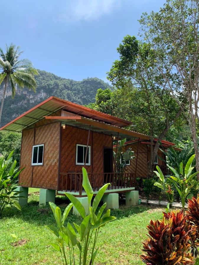 Resort Khaosok Bamboo Huts *