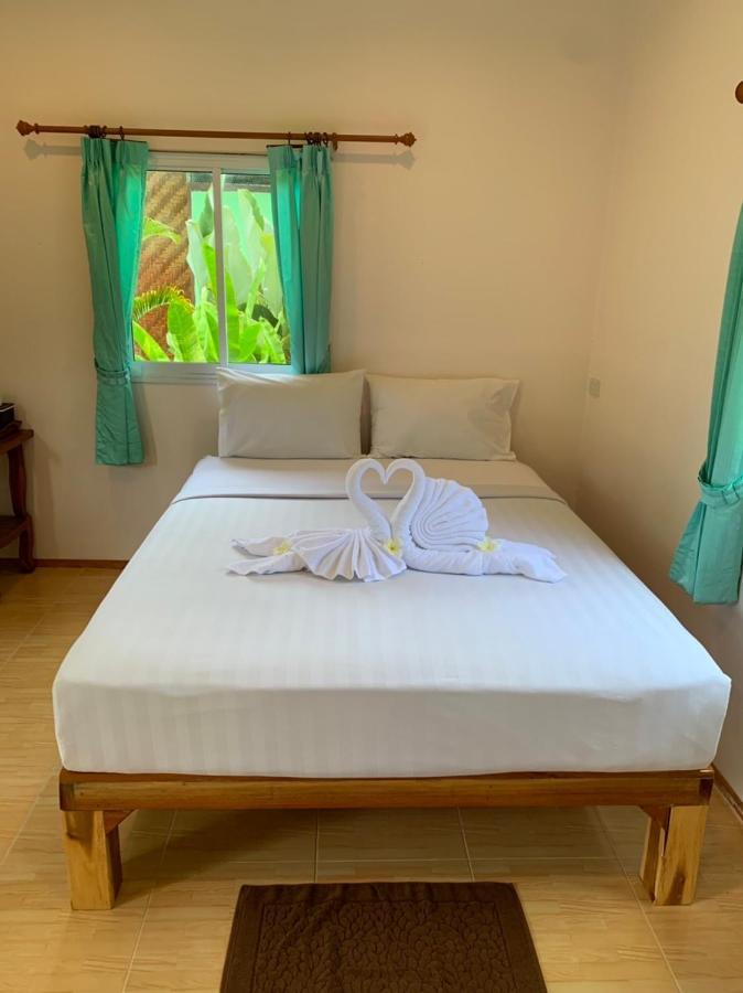 Khaosok Bamboo Huts Resort *