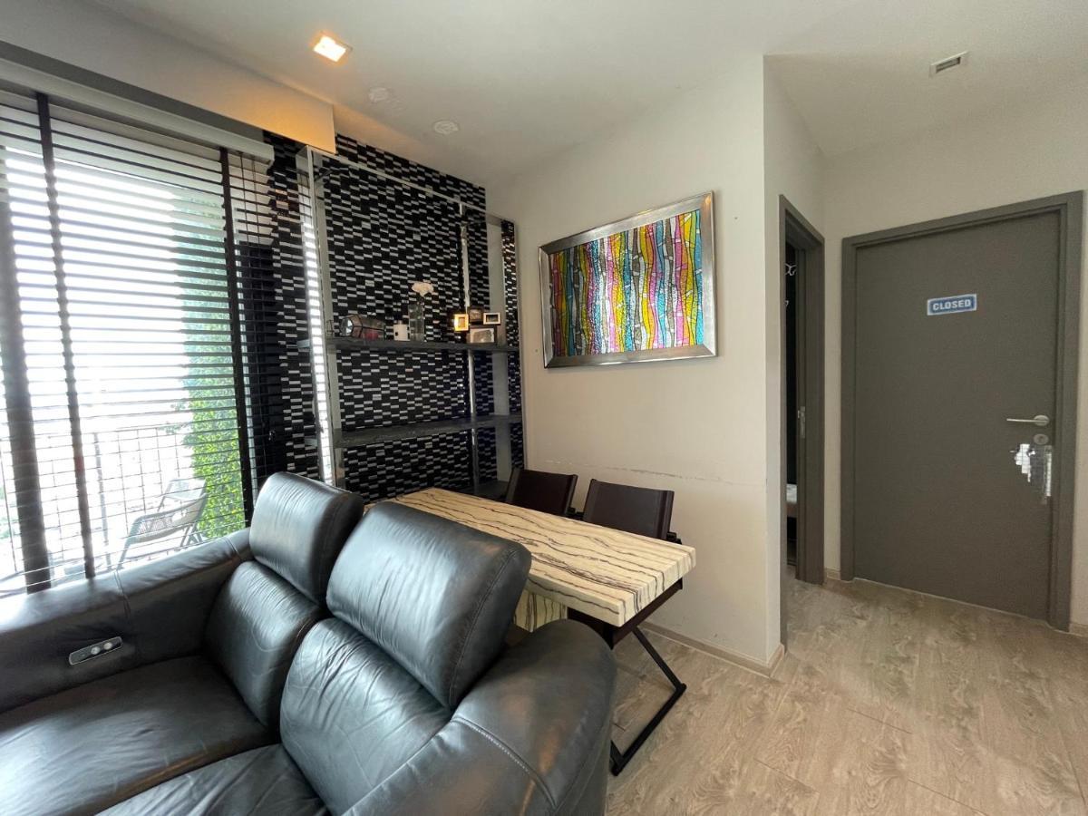 The Base Deluxe Kingsize Apartment Pattaya