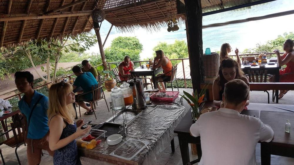 Sea Sky Resort Phi Phi Don