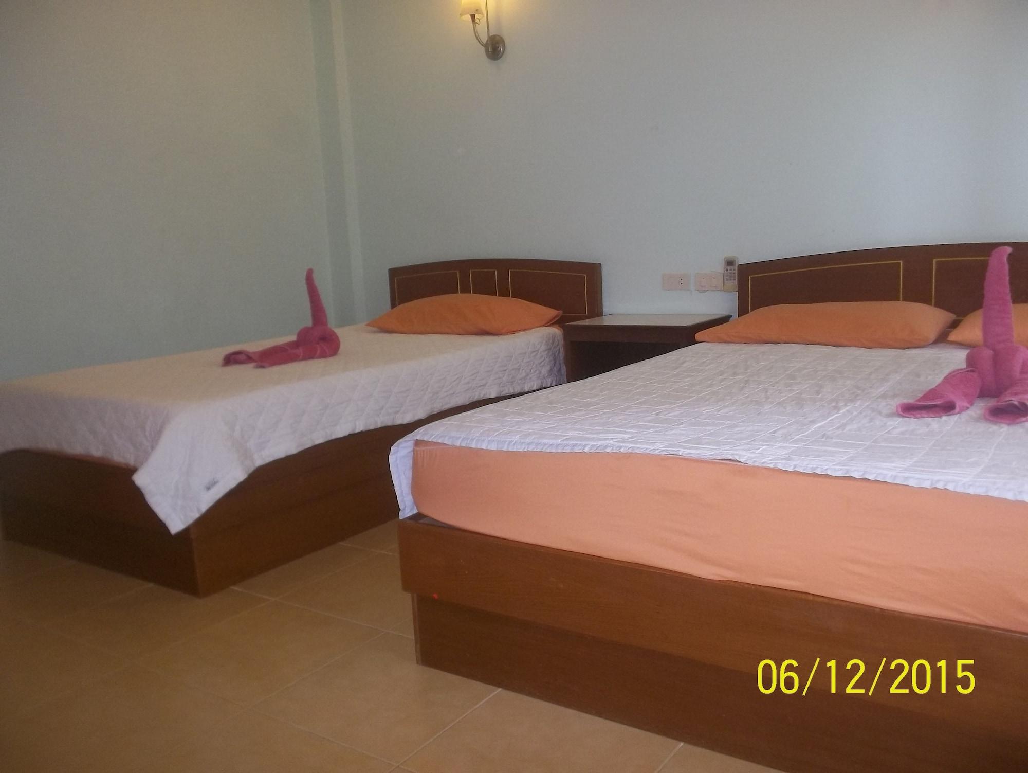 Resort Black & White 3*