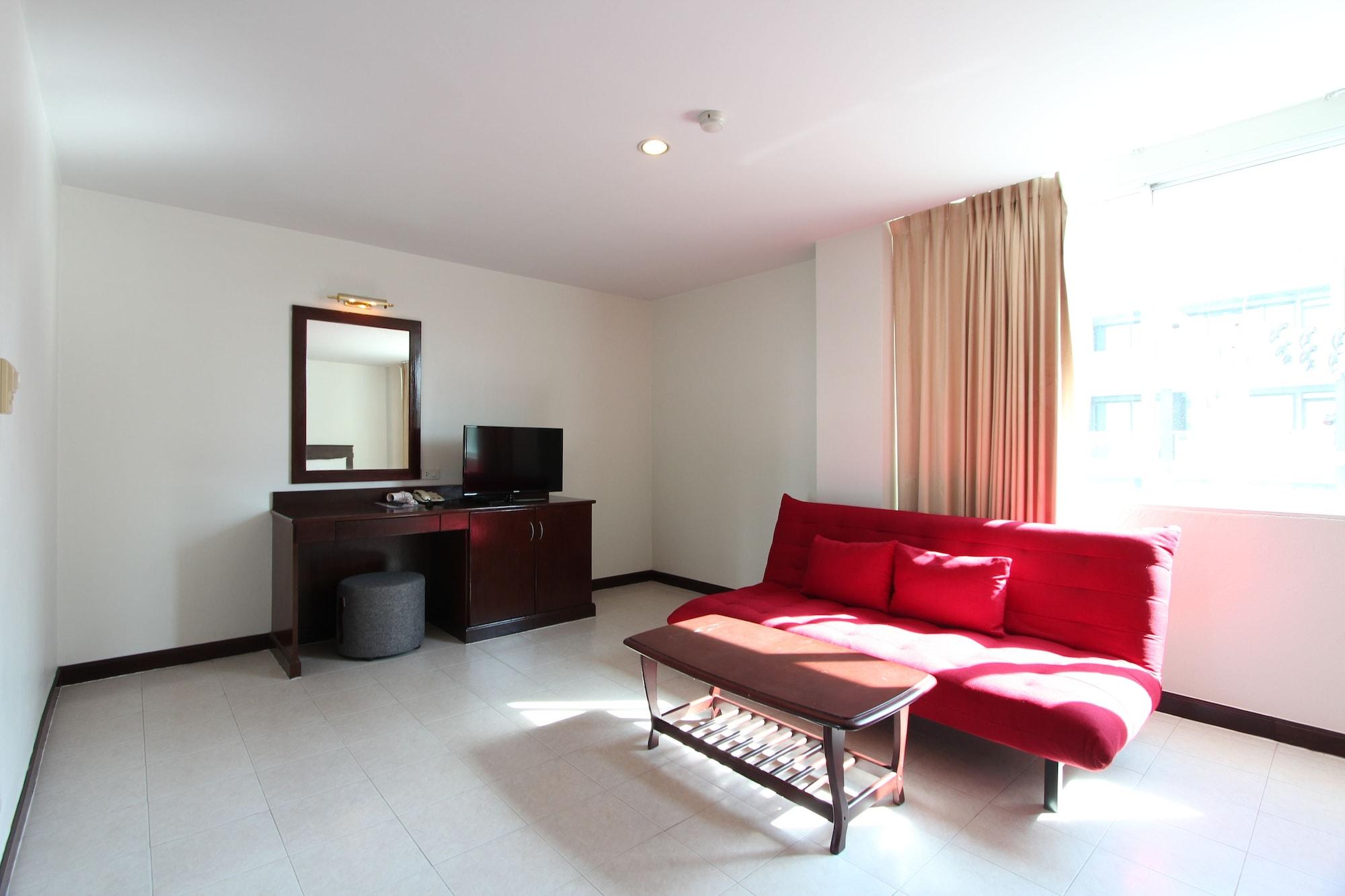 Crown Hotel 3*
