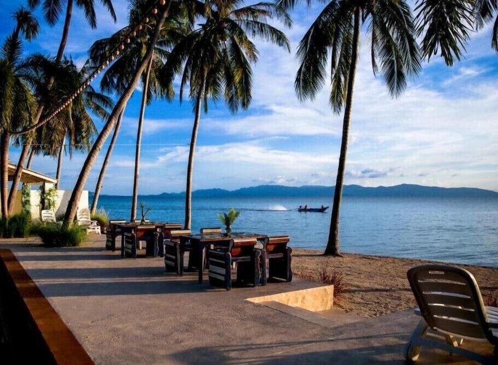 Lime N Soda Beachfront Resort 3*