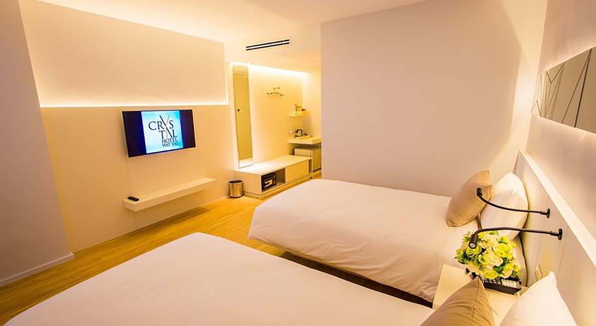 Hotel Crystal Yai 4*