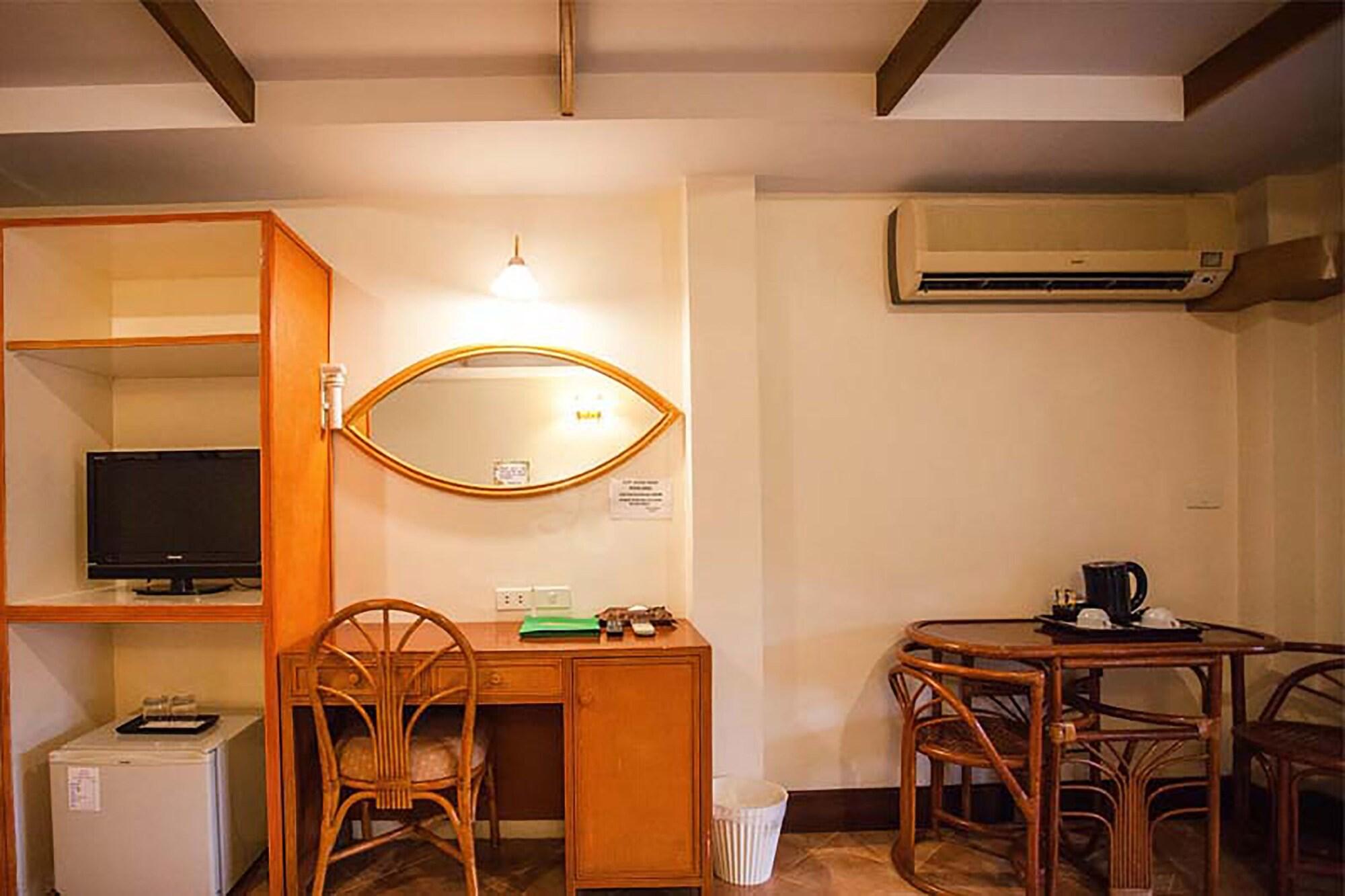 Anyavee Ao Nang Bay Resort 4*