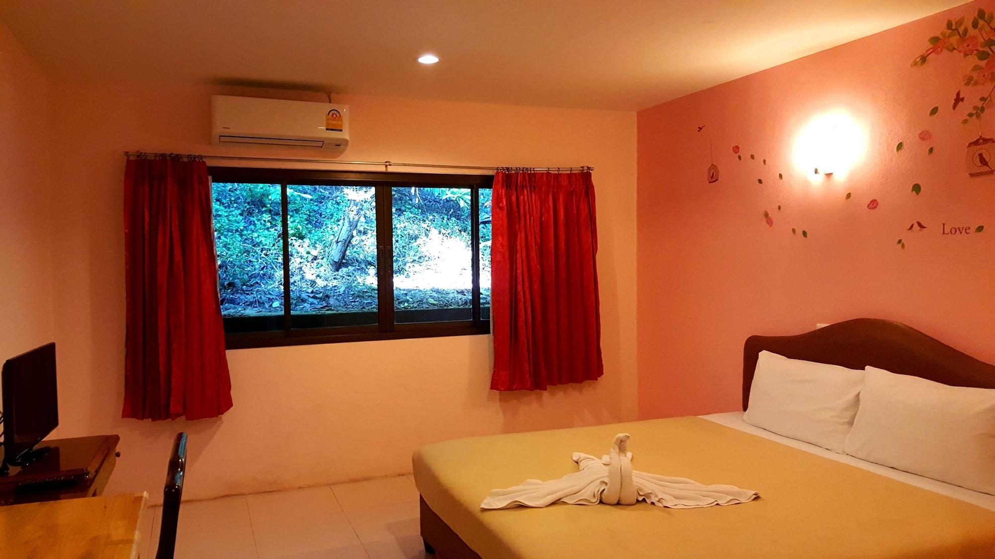 Baan Suan Sook Resort 3*