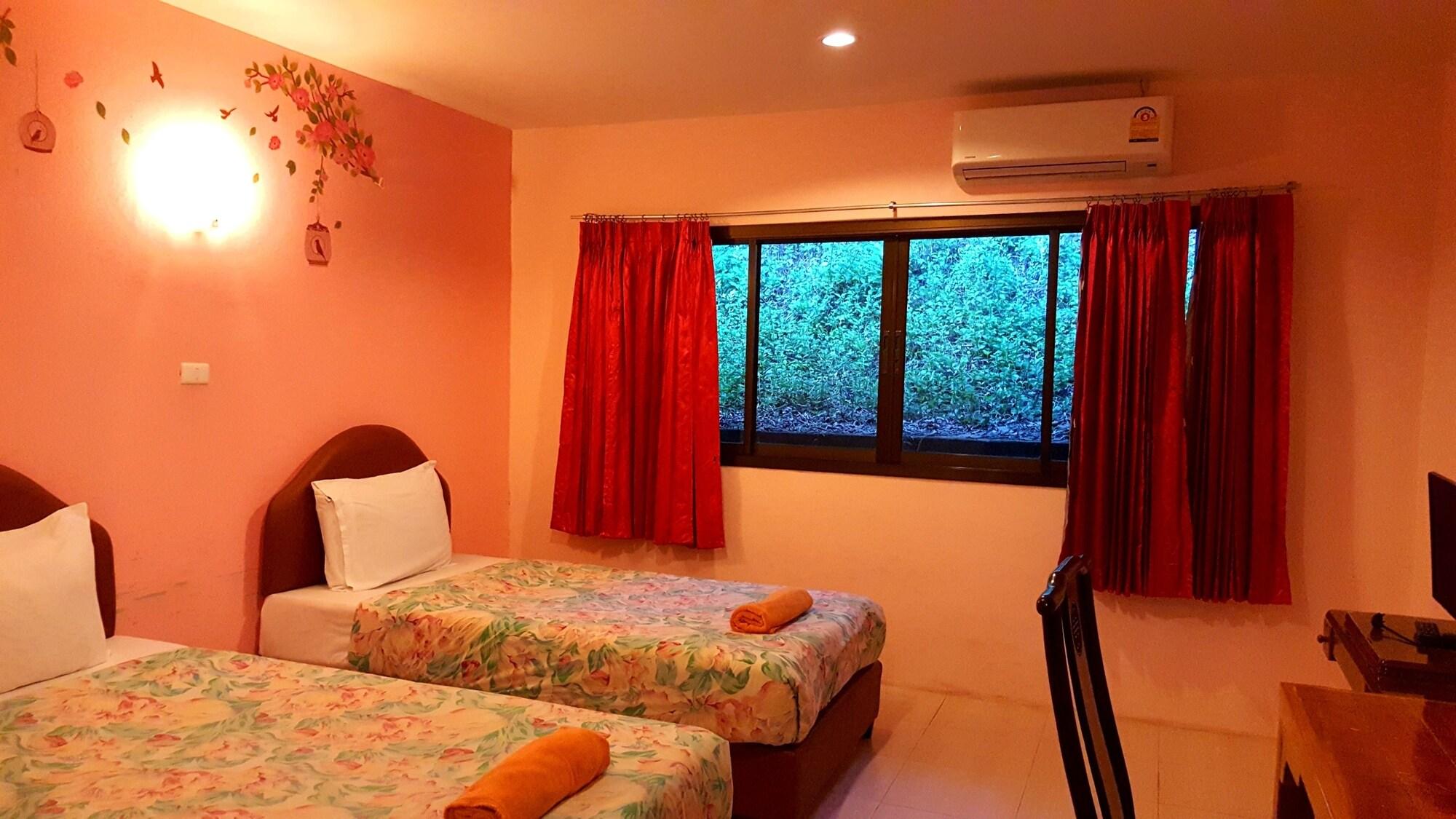 Resort Baan Suan Sook