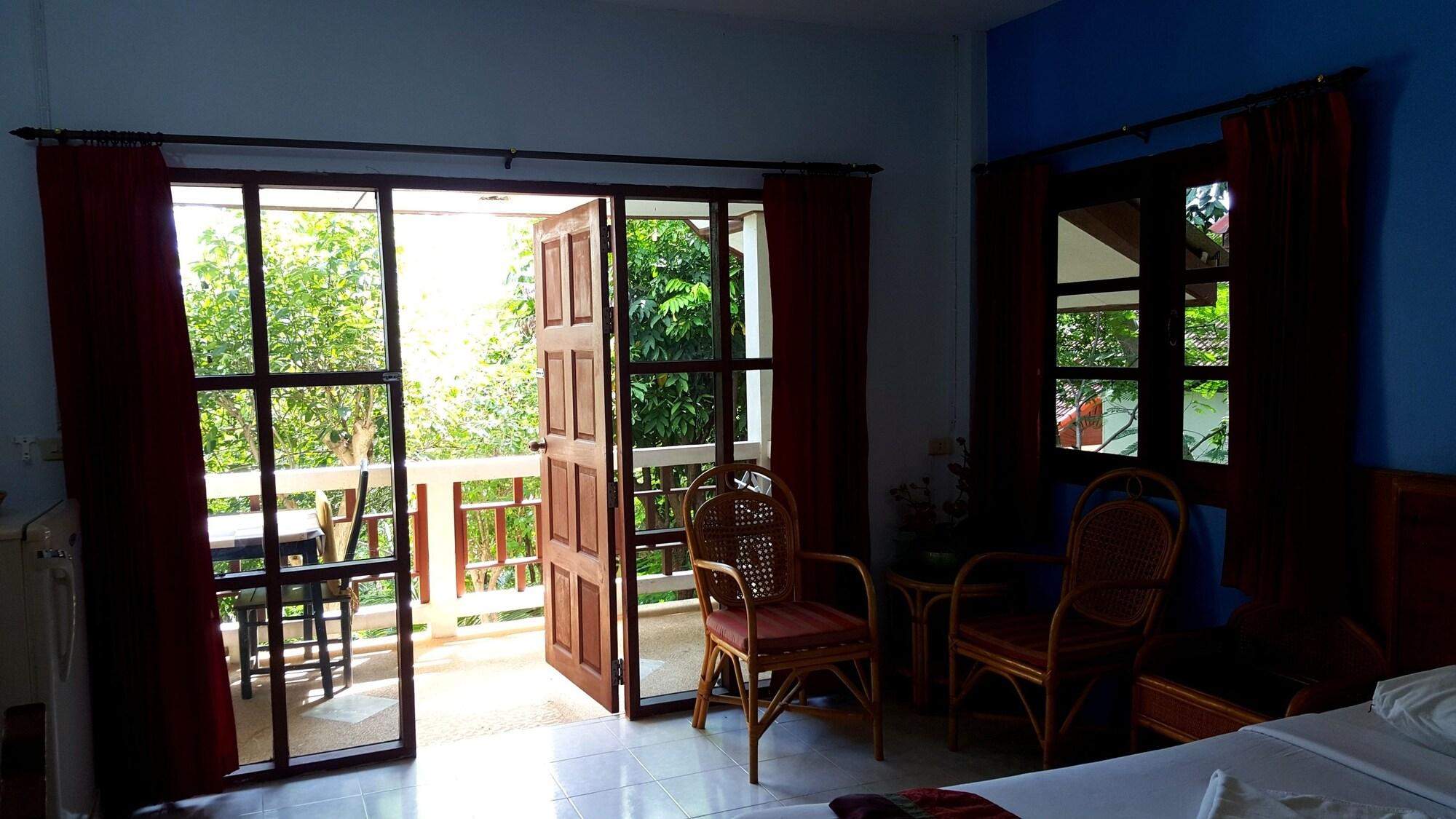 Resort Baan Suan Sook