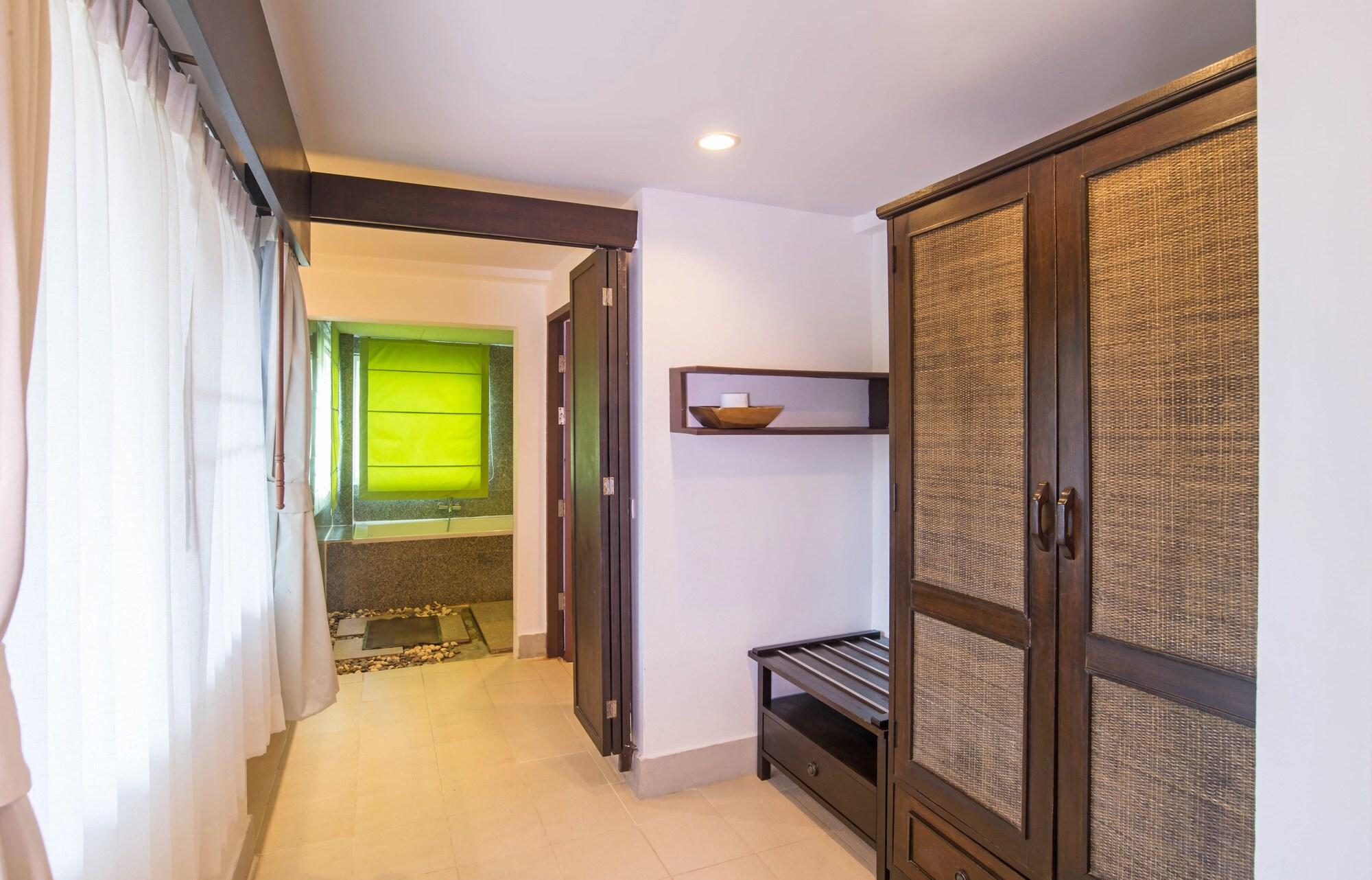 Aonang Seasons Hotel 3*